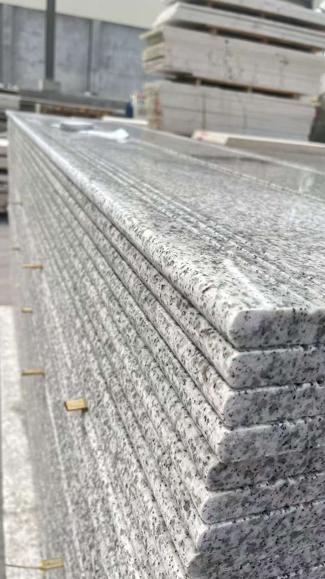天津芝麻白楼梯踏步 花岗岩楼梯板材