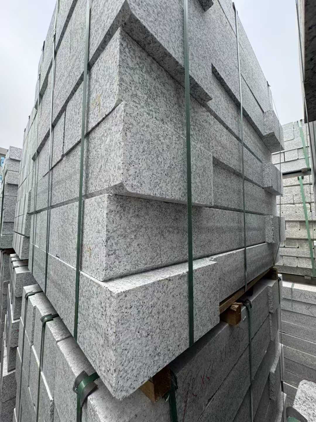 天津芝麻白路牙石 马路牙子