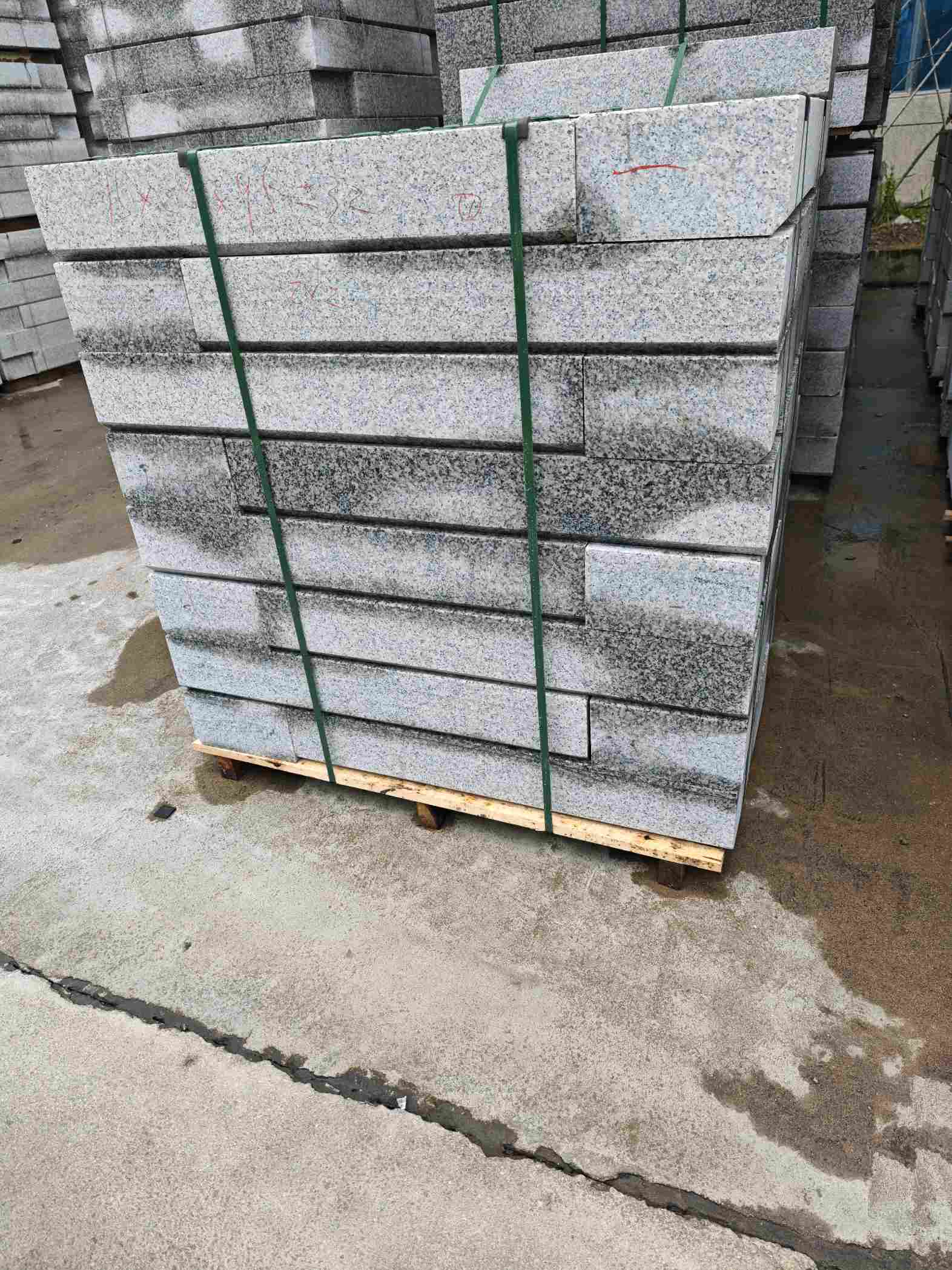 天津芙蓉白路牙石，马路牙子